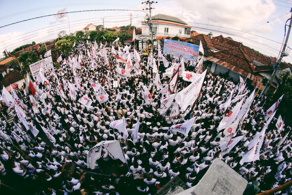 Deklarasi tolak reklamasi di Bali selalu diikuti puluhan ribu peserta. Foto Arimbawa Ndud