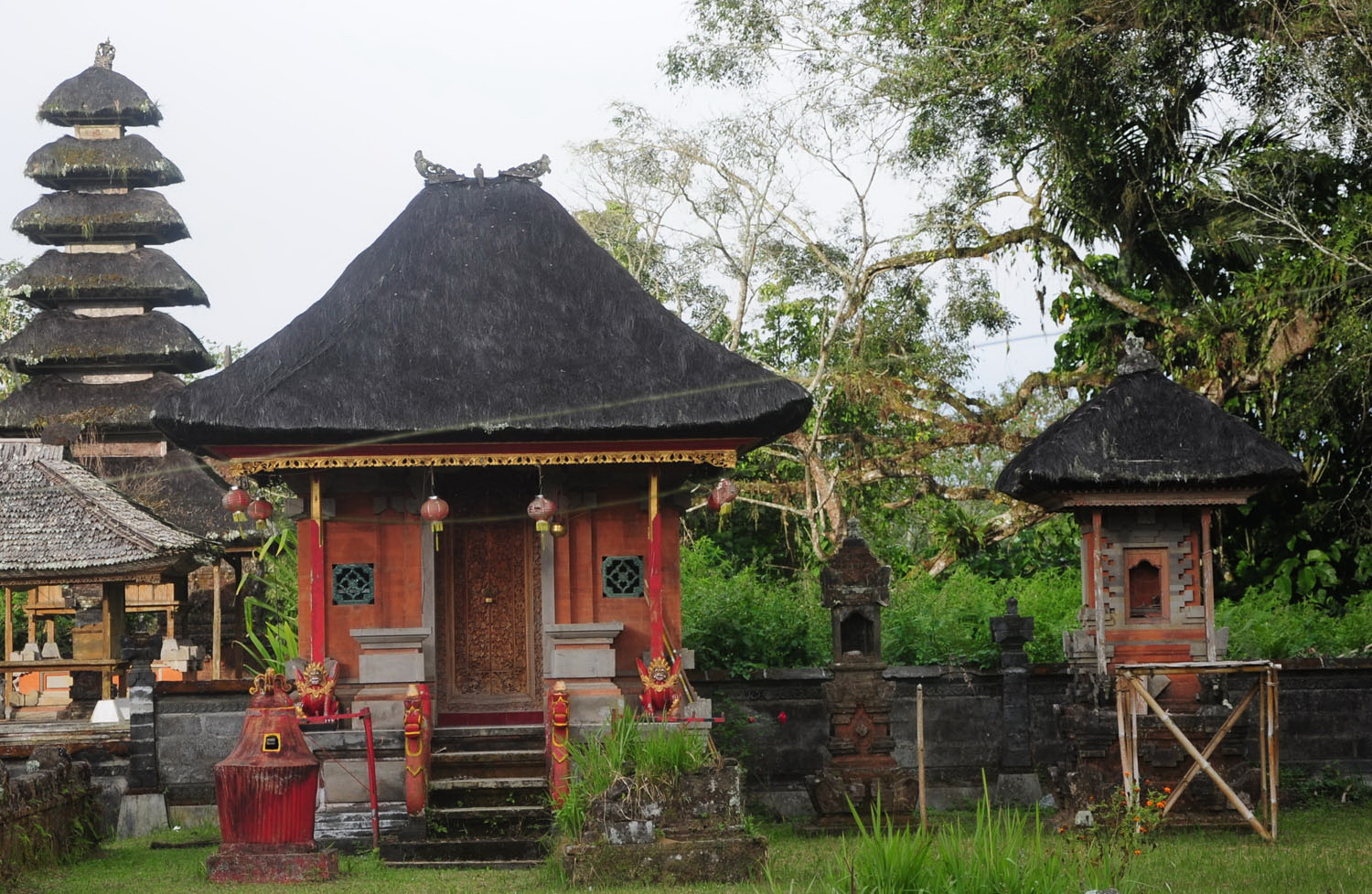 Dusun Lampu, Tempat Bali dan China Menyatu - BaleBengong
