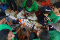 TrashStock Membuat Mainan Bekas